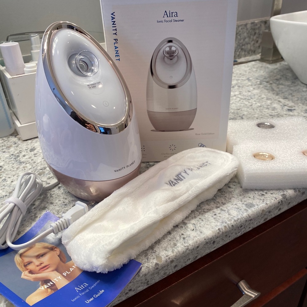 Brand new! Aira Vanity Planet Rose Gold Steamer